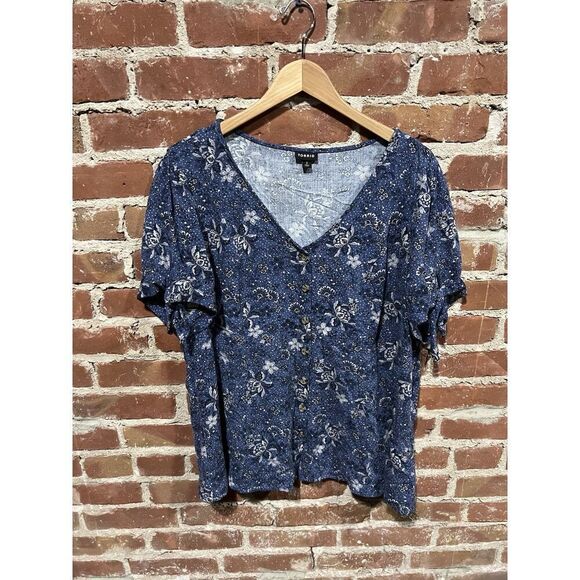Torrid Womens Blue Short Sleeve Floral Pattern Blouse Size 2 - Picture 1 of 4